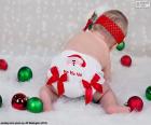 Bebek çok Noel, Noel Baba ve çeşitli bebek bezi ile renkli toplar